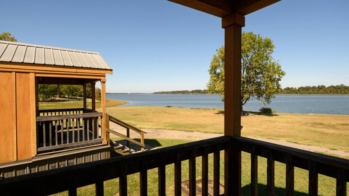Lake Village Cabin | Lake front retreat on Lake Chicot!