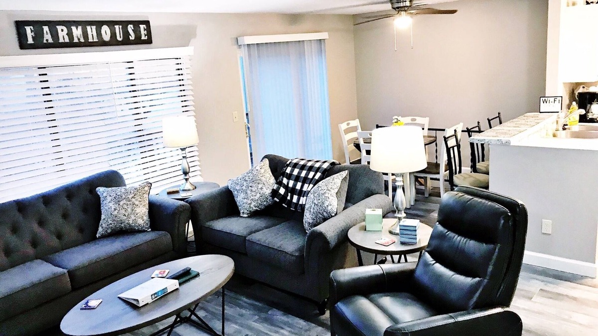 Fairfield Glade Condo | πLake Front unit ready 4 you! π- sleeps 12 in beds, w/king bed, WiFi, pets