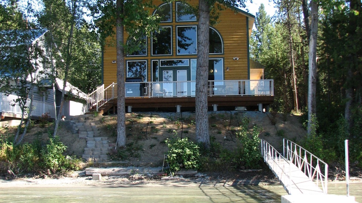 Diamond Lake Cabin | Lake Front, Sunset Views, Diamond Lake, Newport, WA