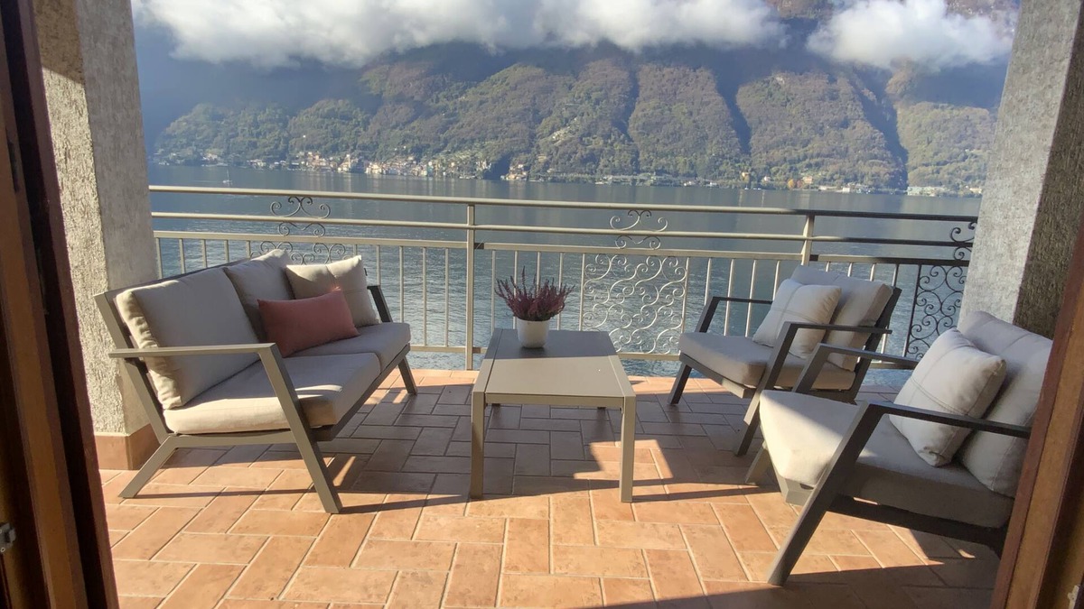 Nesso Apartment | Lake Front with Large Balcony, Lake Access & Boat Dock