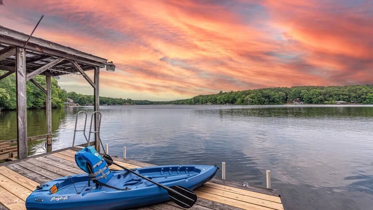 Bracey House | Lake Gaston Duo Kayaks and Dock Duplex Over 4000 sq feet