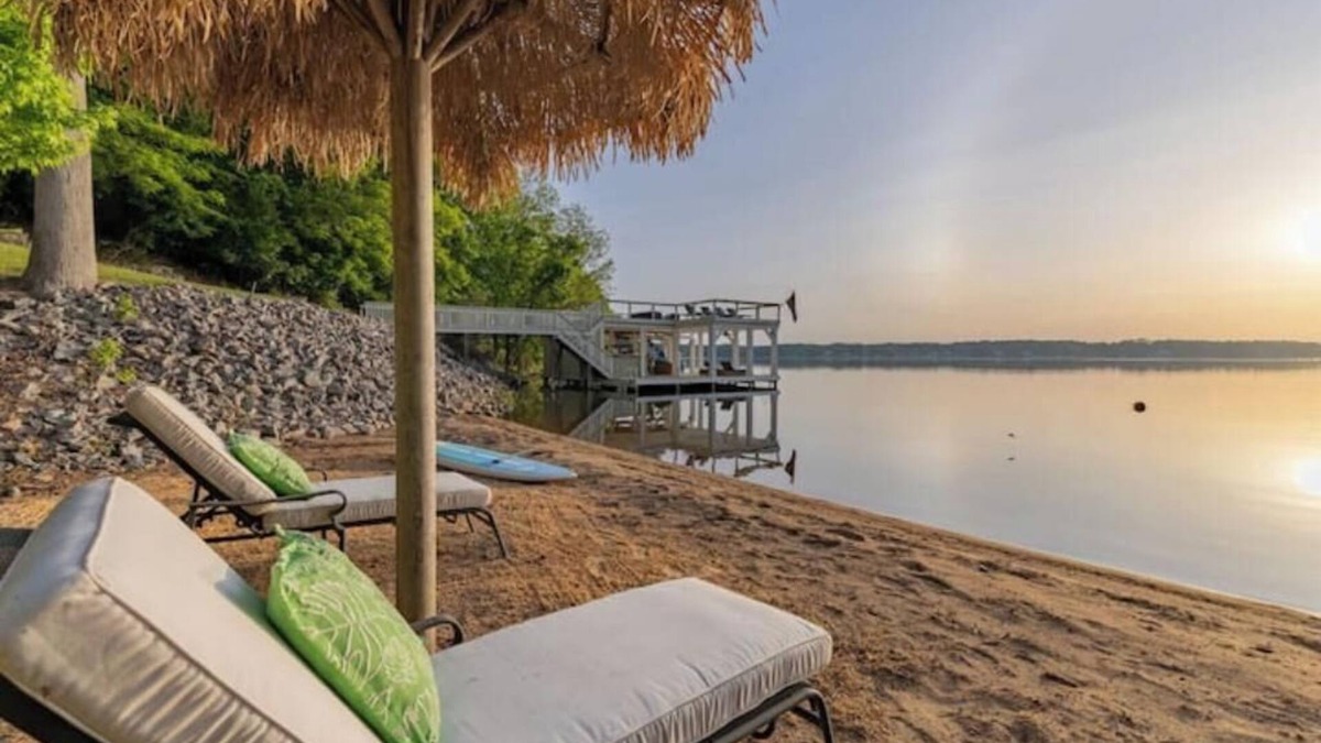 Henrico House | Lake Gaston's Million Dollar Baby!nEpic Dock w/Bar, TV, Private Beach, Sleeps 14