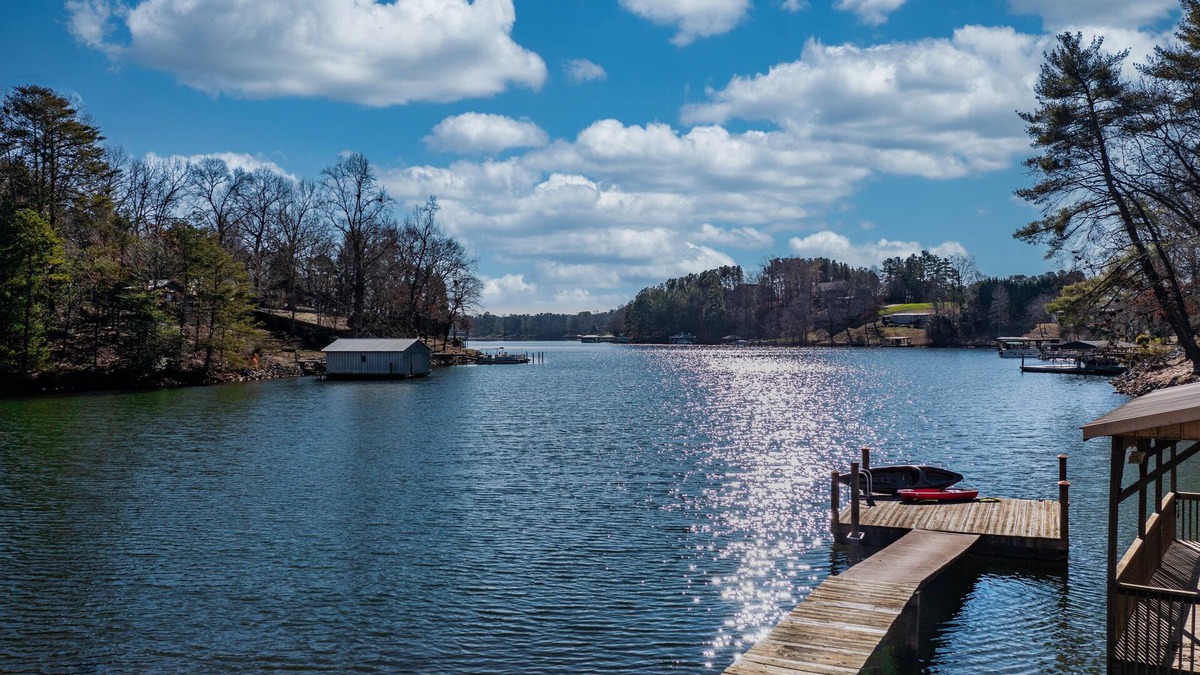 Taylorsville Cottage | Lake Hickory Cottage