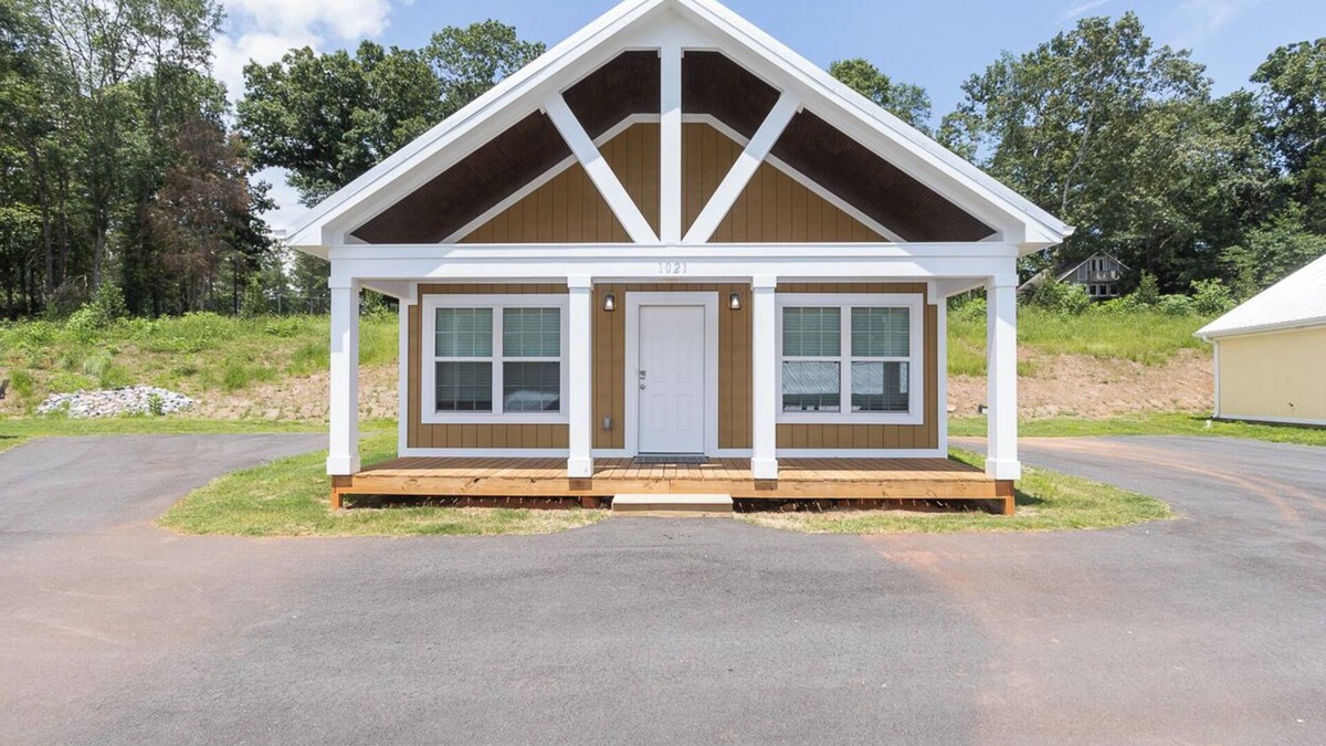 Townville House | Lake Hartwell Cabins-15 Minutes to Clemson-Near Green Pond Landing