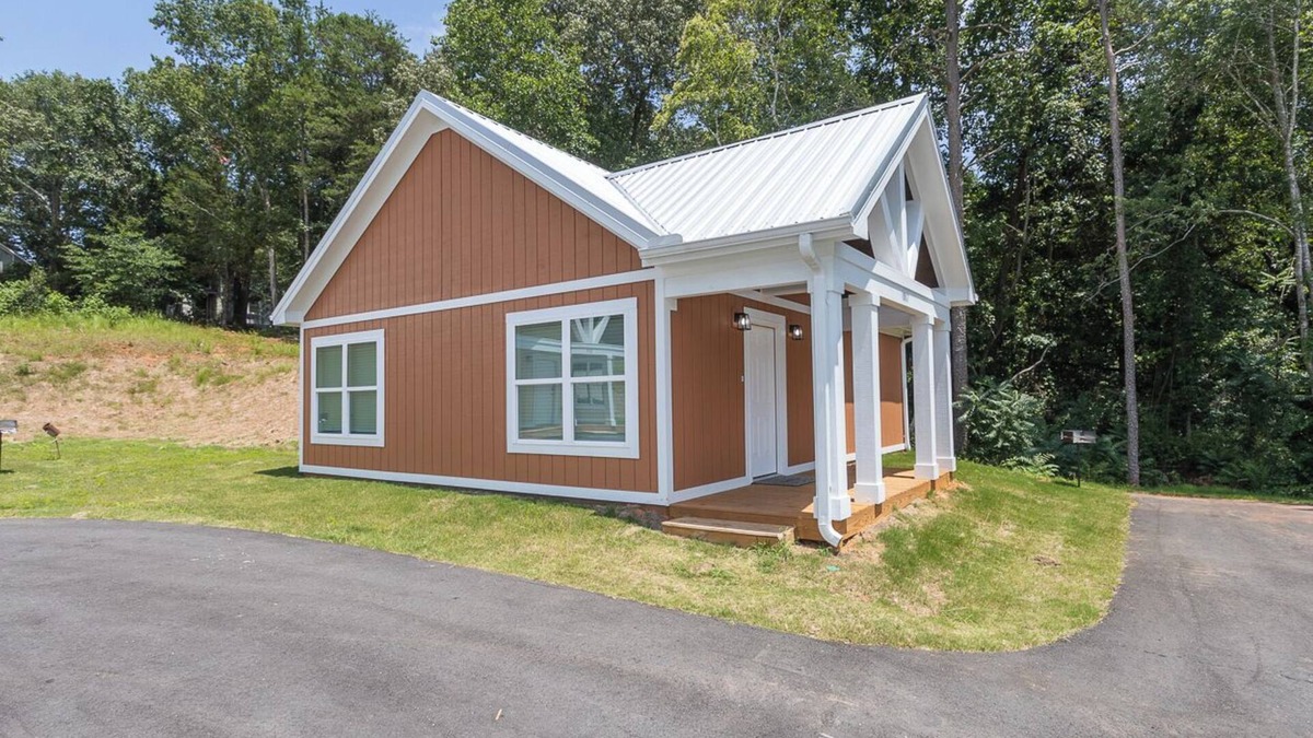 Townville Cabin | Lake Hartwell Cabins-15 Minutes to Clemson-Near Green Pond Landing