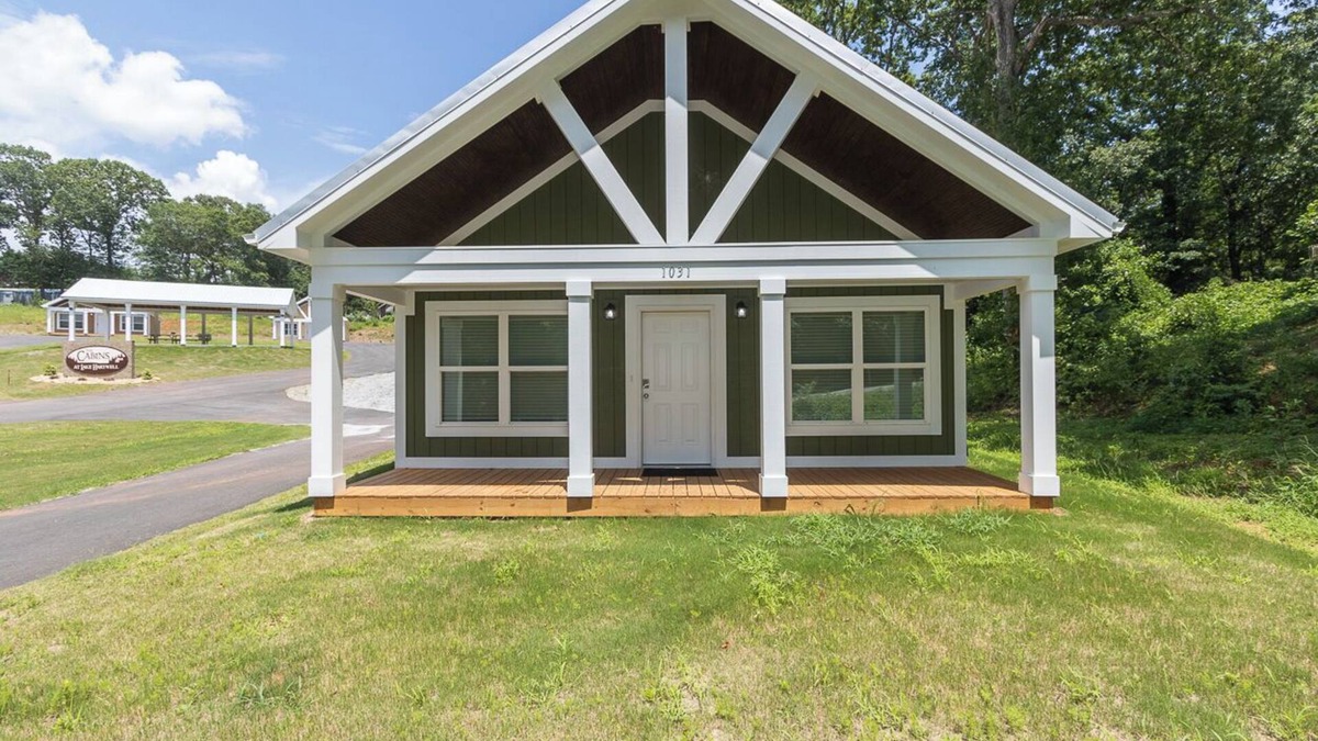 Townville Cabin | Lake Hartwell Cabins-15 Minutes to Clemson-Near Green Pond Landing