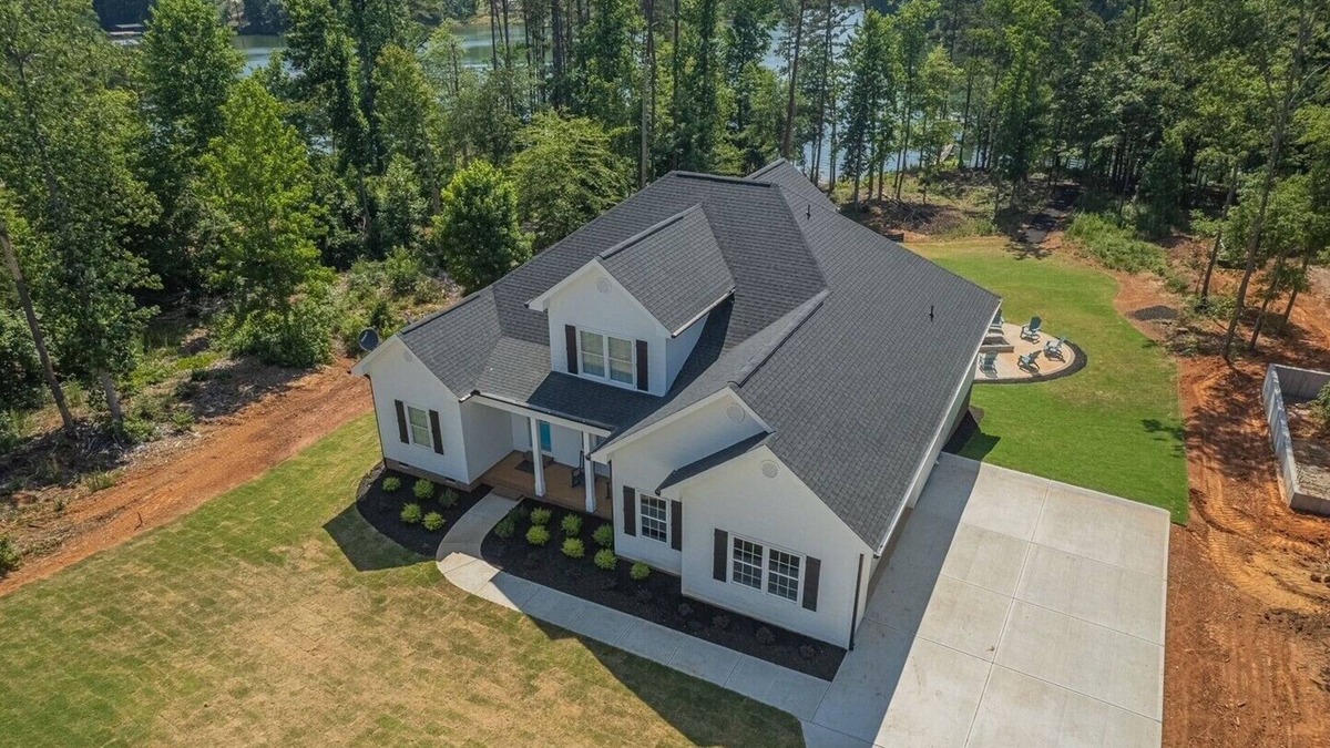 Westminster House | Lake Hartwell with Private Dock on Deep Water