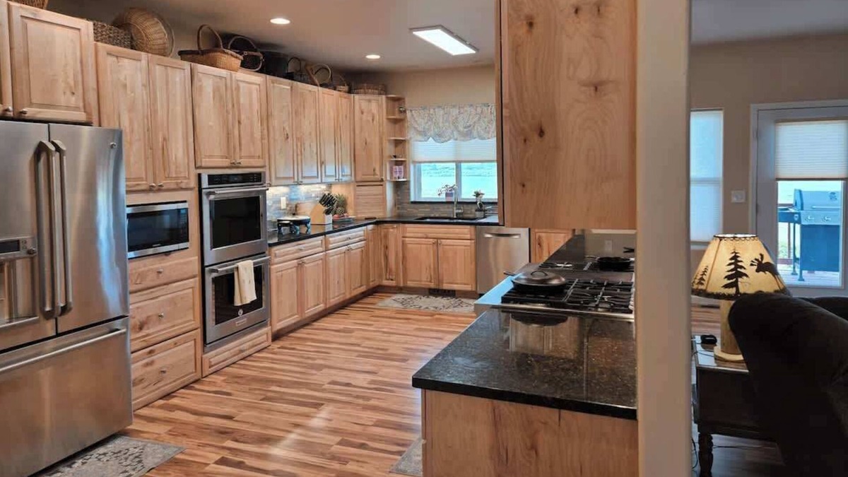 Helena House | Lake Helena Lookout: Gourmet Kitchen, Gorgeous Views, Unforgettable Stay
