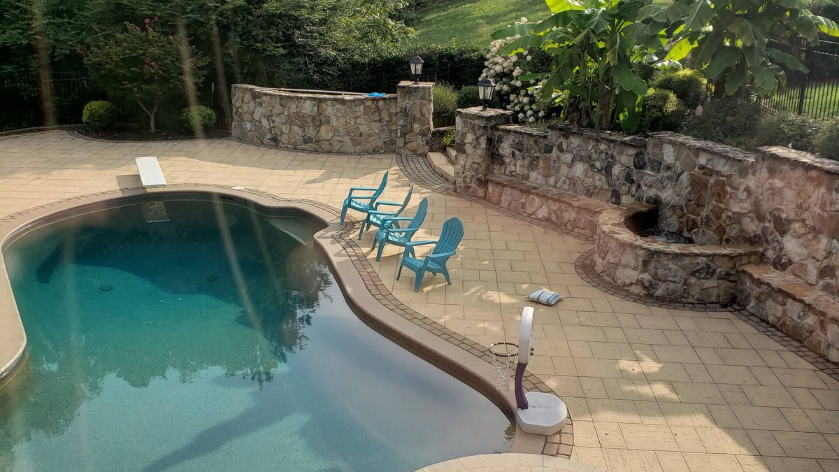 St. Stephens House | Lake Hickory Estate