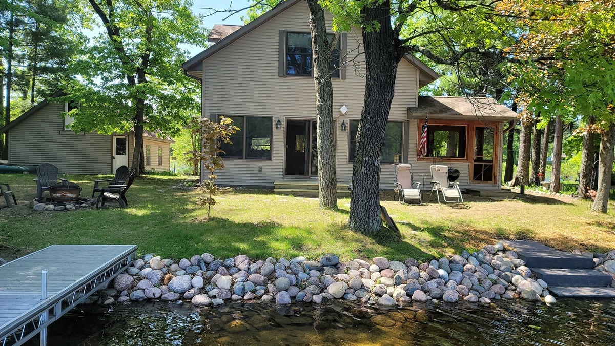 Wautoma Cottage | Lake home close to Nordic Mountain and area golf courses.