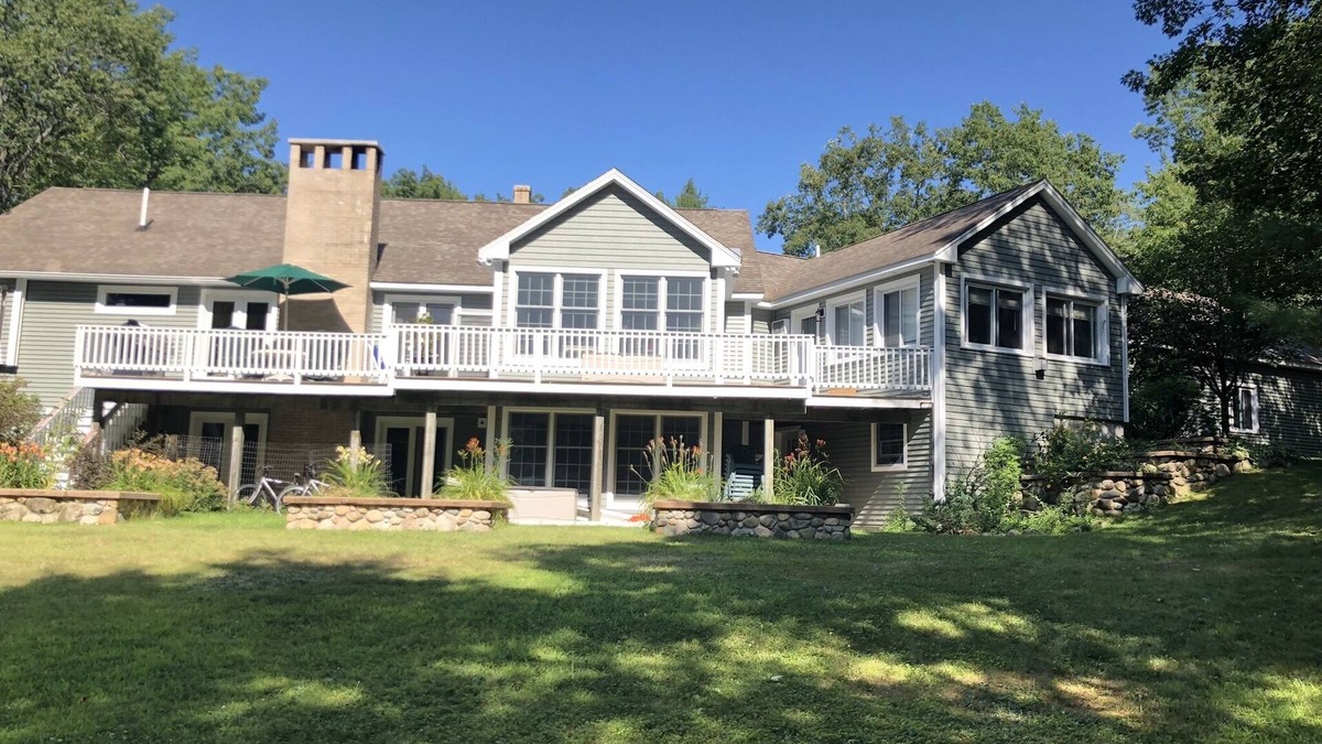Waterboro House | LAKE HOME! HOT TUB, GYM, FREEgolf cart, 2 kitchens