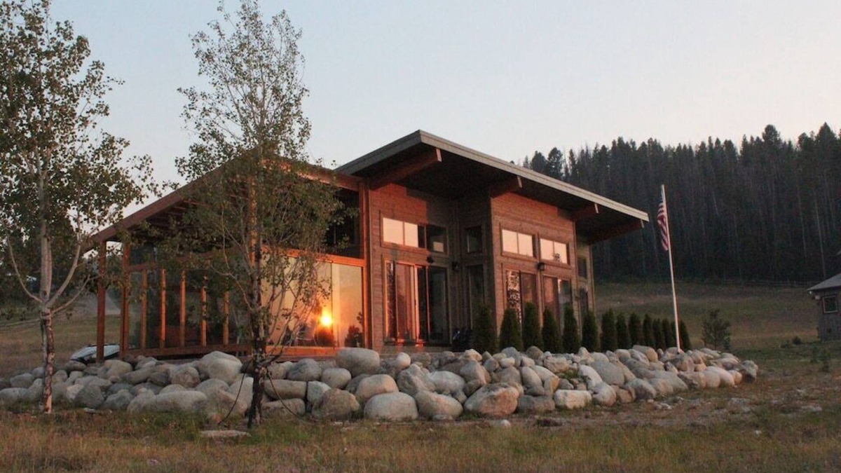 Georgetown House | Lake house getaway on Georgetown Lake.