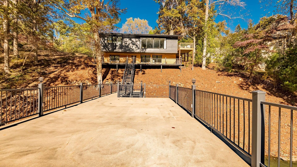 Florence House | Lake House Newly Renovated on Indian River Slough/Wilson Lake