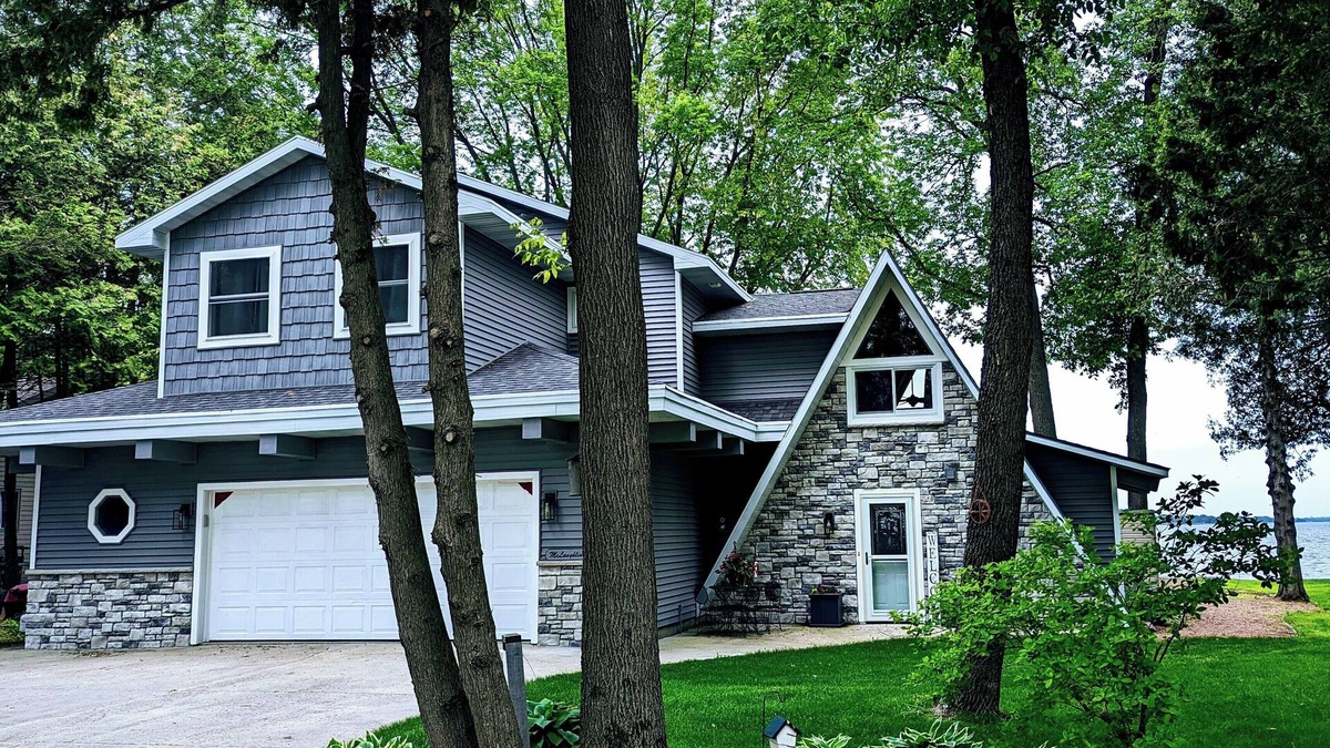 Krakow House | Lake house on beautiful Shawano Lake for NFL draft