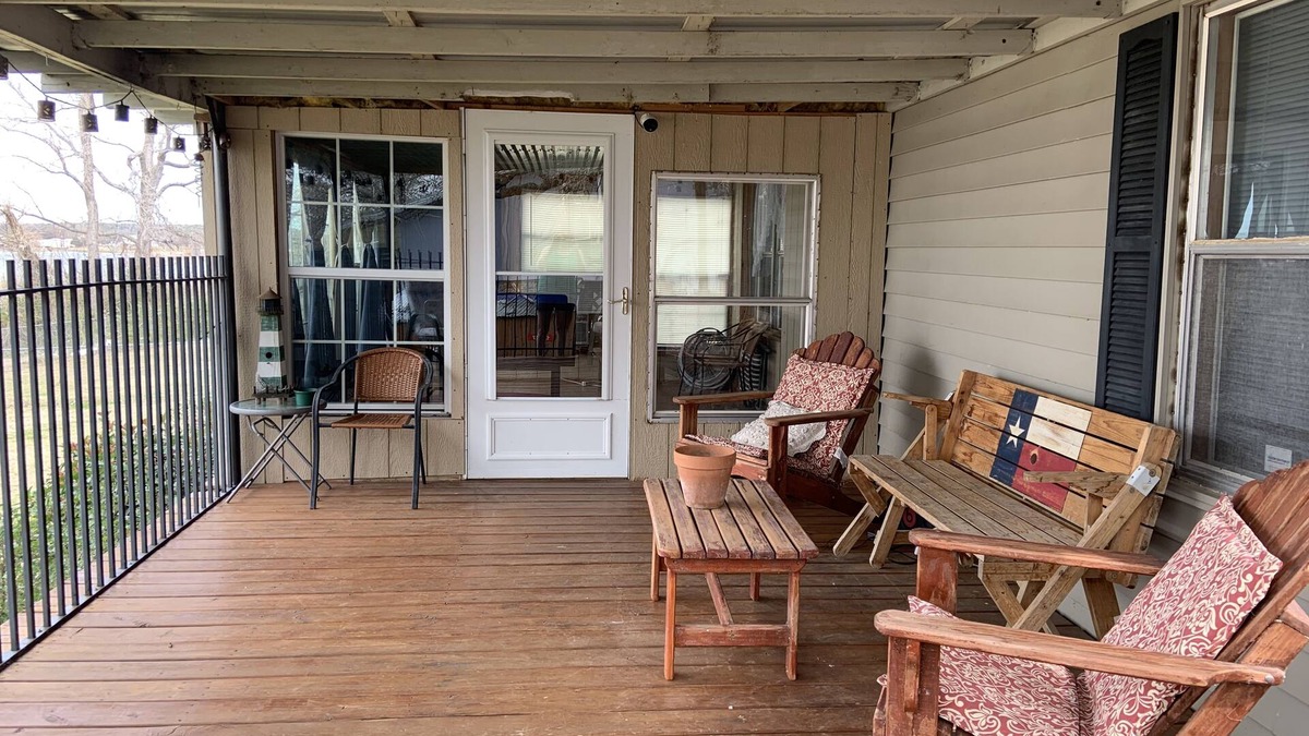 Eastland House | Lake House on Lake Leon in Eastland TX with dock and boat ramp