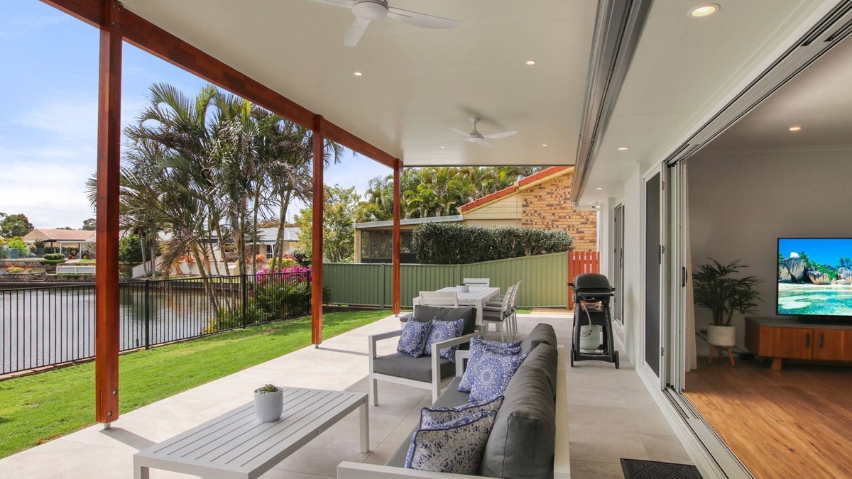 Pelican Waters House | Lake House On Magellan 58 Ramsay Crescent