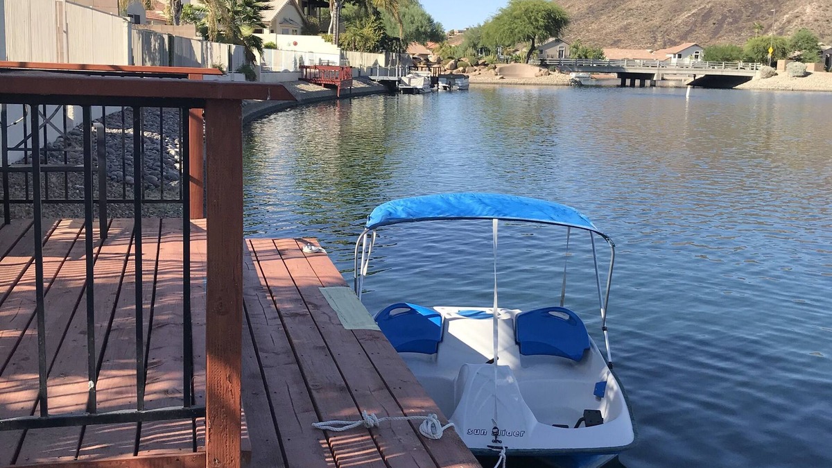 Arrowhead Lakes House | Lake House! Paddleboat, kayaks, fire pit, bikes, fish! fountain&mountain views!