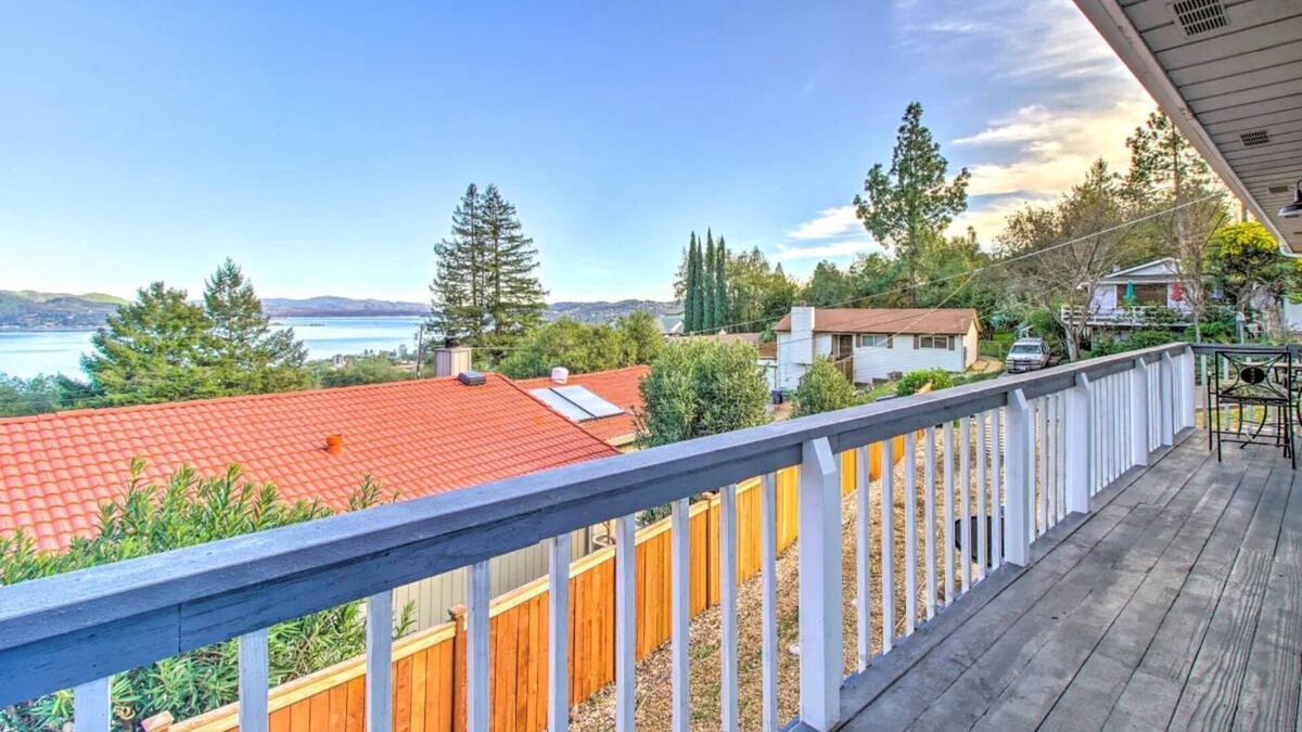 Kelseyville House | Lake house perched on a hill w/views & w/SUP's kayaks & E-Bikes & pool