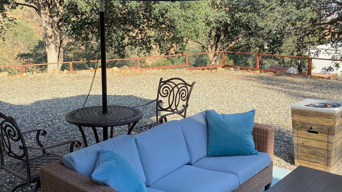Wofford Heights Cottage | Lake Isabella cabin has captivating views of the lake and mountains.