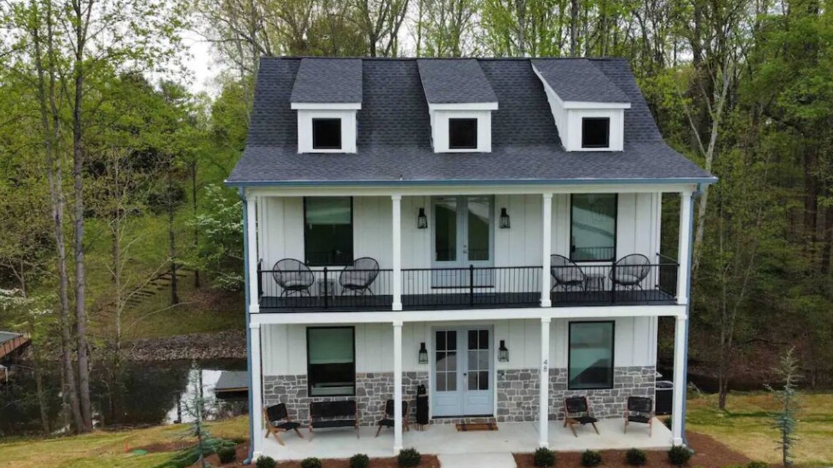 Winchester Cottage | Lake it Oar Leave it- Lake front Tim's Ford Lake with DOCK