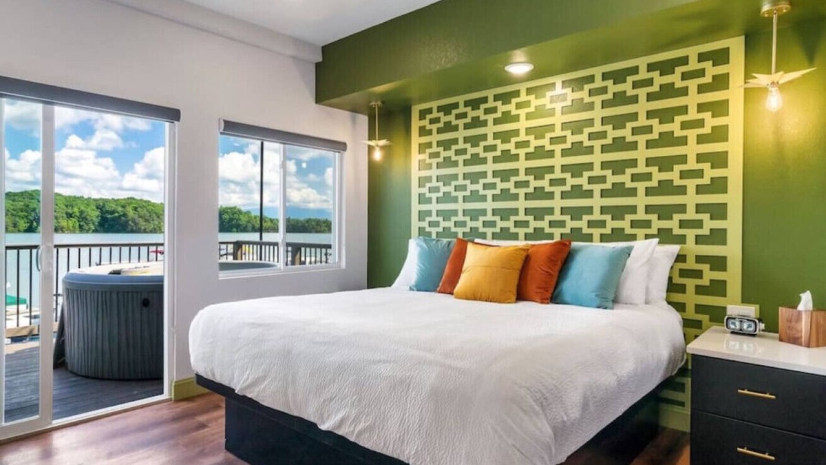 Dandridge House | Lake It Up @ Smoky MTN Lakeside