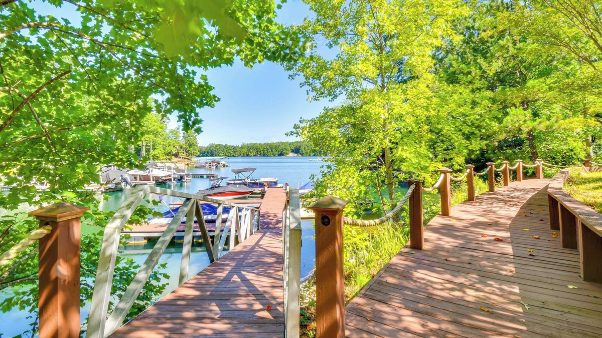 Six Mile Cabin | Lake Keowee Access: Idyllic Six Mile Cabin!
