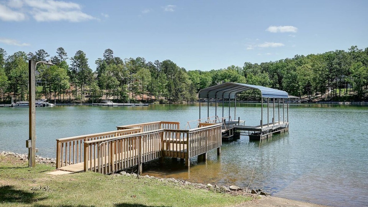 Saxony Forest House | Lake Keowee Lakefront Home W/Private Boat Ramp-Great Rates