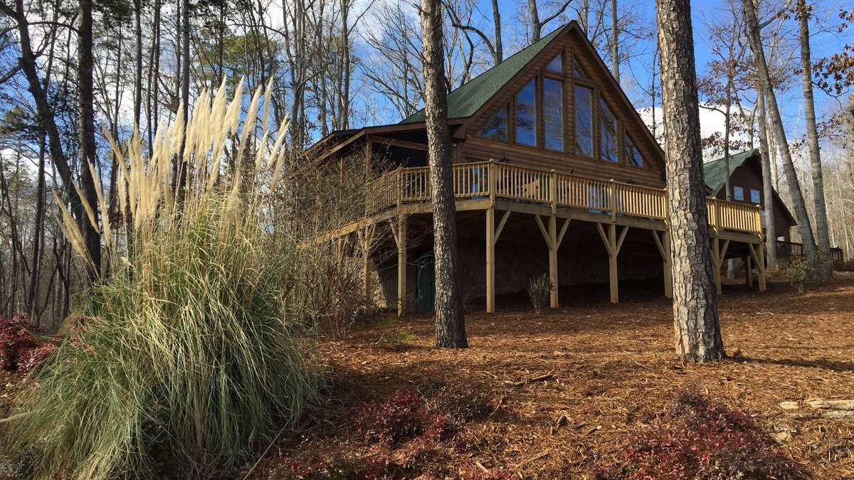 Serenity Bay Cabin | LAKE KEOWEE LAKEVIEW CABIN WITH DOCK CLOSE TO CLEMSON