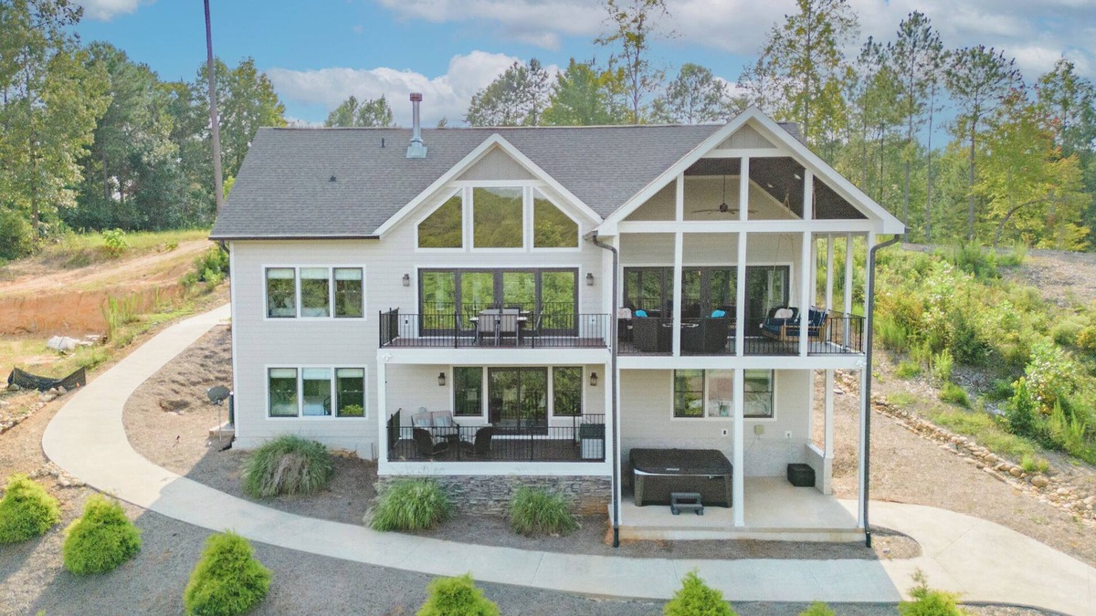 West Union House | Lake Keowee waterfront Escape!