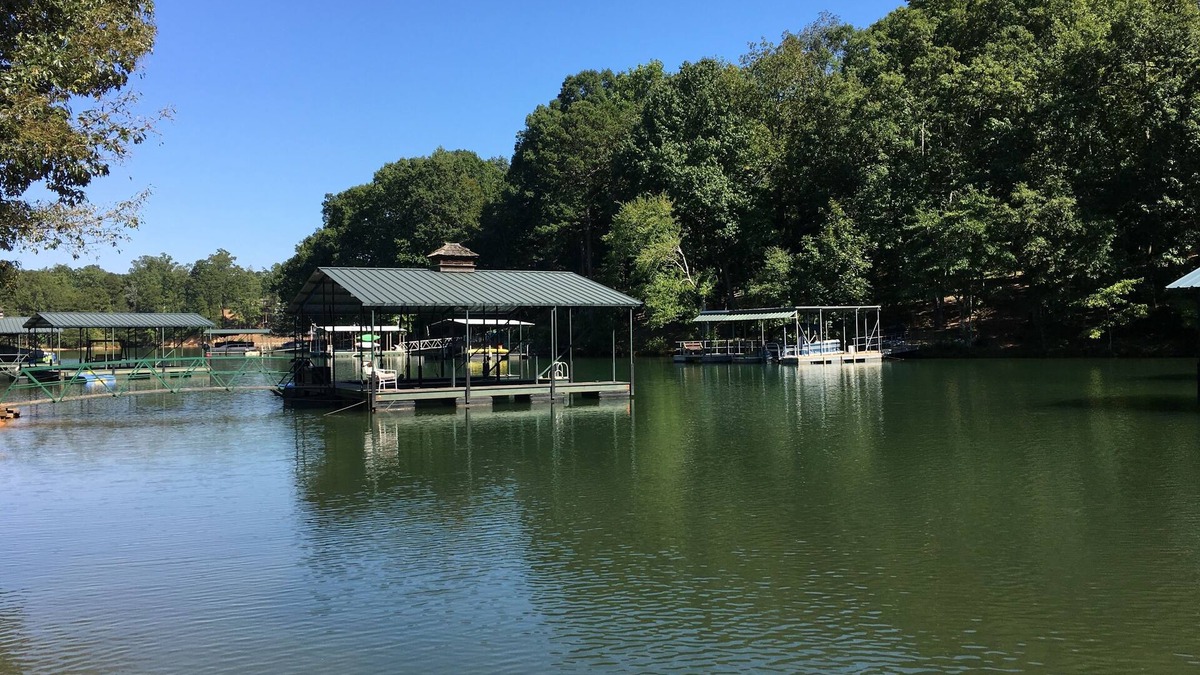 Serenity Bay House | Lake Keowee Waterfront Home 15 miles from Clemson!