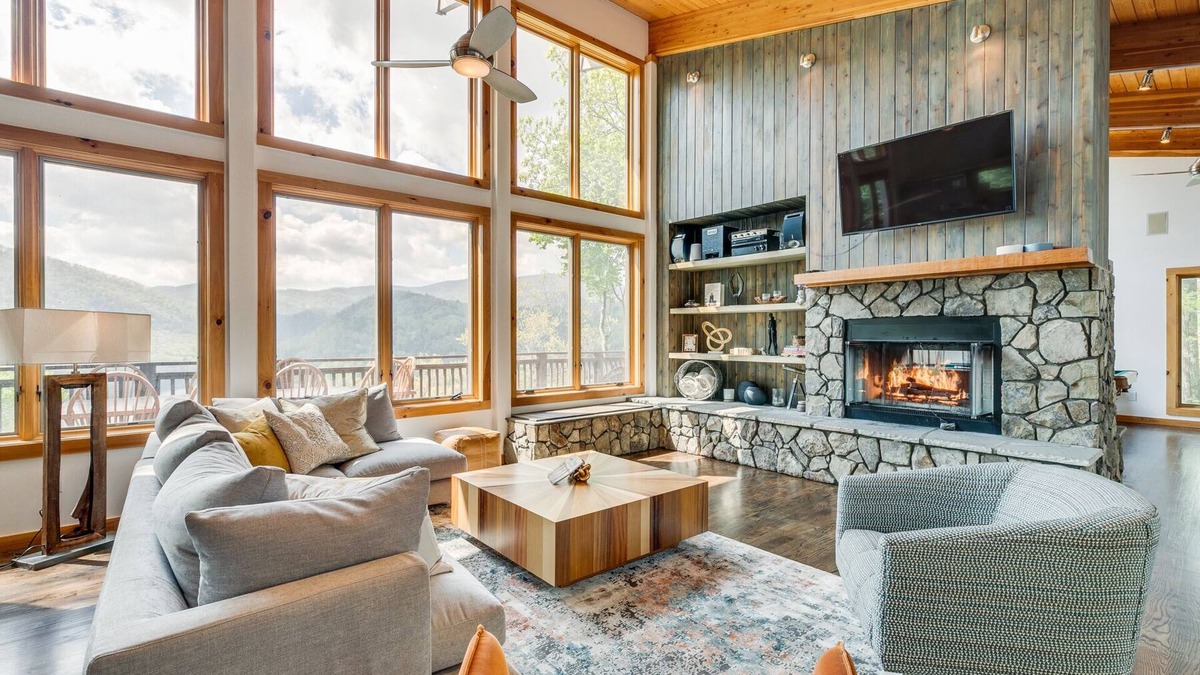 Butler House | Lake Life Mountain & Lake Views, Hot Tub, & Dock