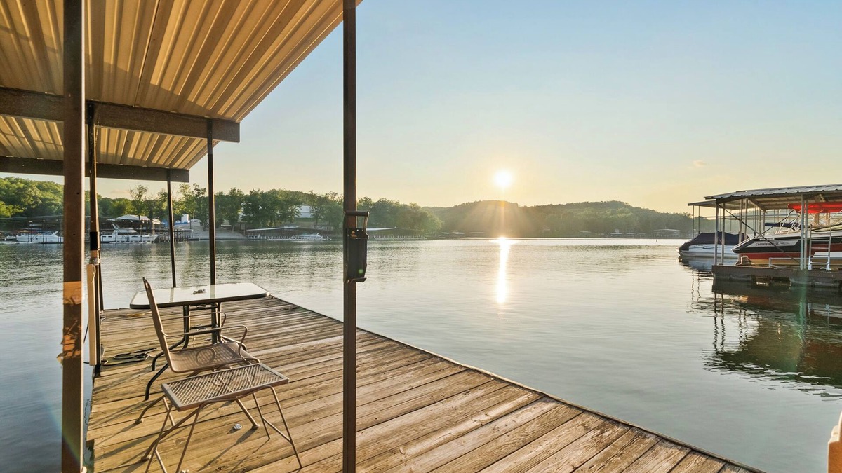 Gravois Mills House | Lake Lovers Getaway! Golf, Fishing, Water-Sports.Lake Life!