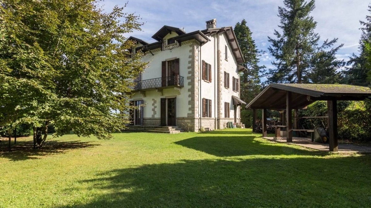 Stresa Villa | Lake Maggiore holiday rental, self catered rental Italian Lakes, Villa on Lake Maggiore for rent, holiday rental Italy