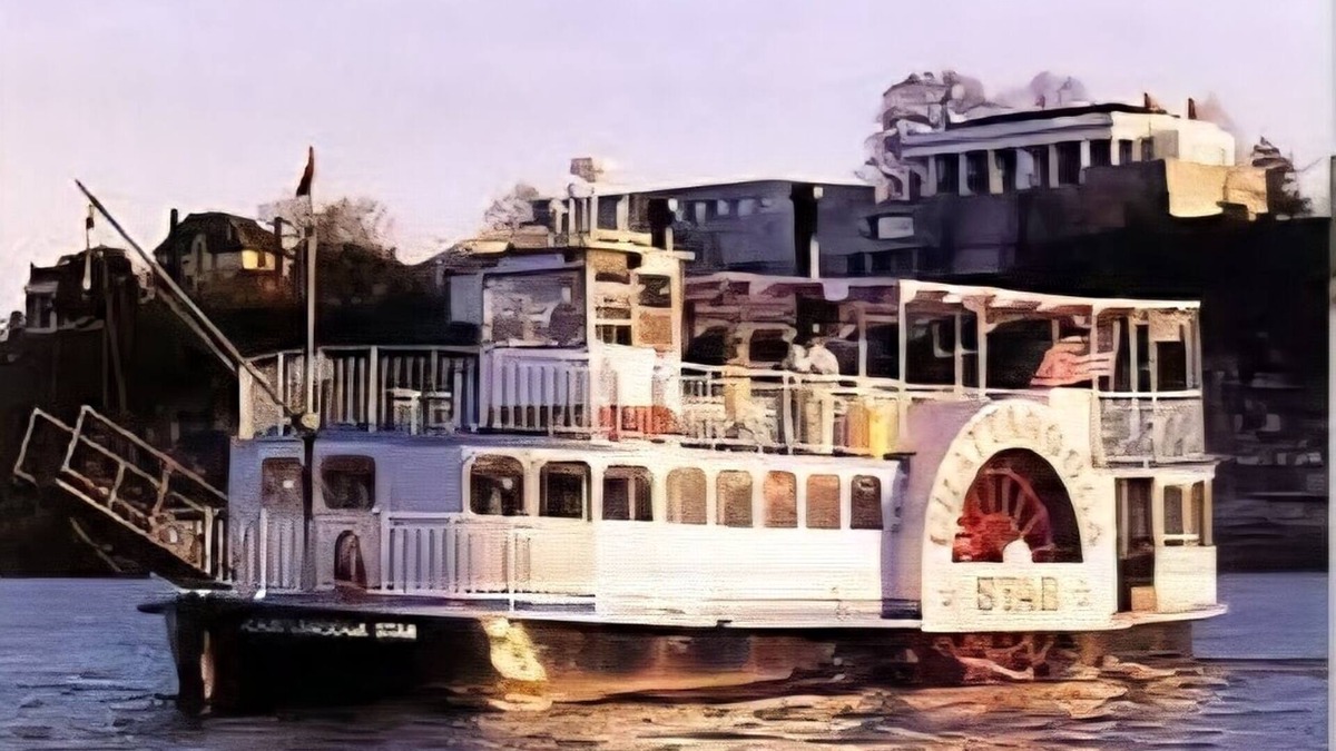 Calhoun County Boat Rental | Lake Marion, Low Falls SC, Side Paddlewheel Boat, 3 Bedroom, 3 Bath