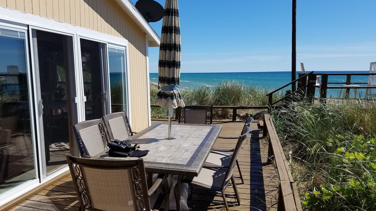 Montague Cottage | LAKE MICHIGAN BEACHFRONT! PRIVATE BEACHFRONT! DISCOUNTED SEASONAL RATES