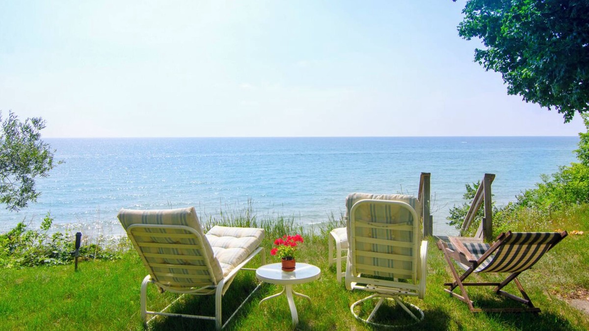 Muskegon House | Lake Michigan House in Woods - lake view behind main yellow house