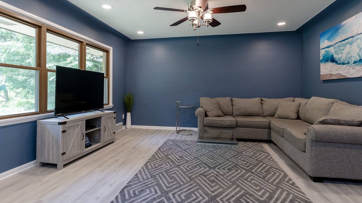 Muskegon House | Lake Michigan Retreat – Cozy Remodeled 3BR Getaway Near Scenic Beaches!