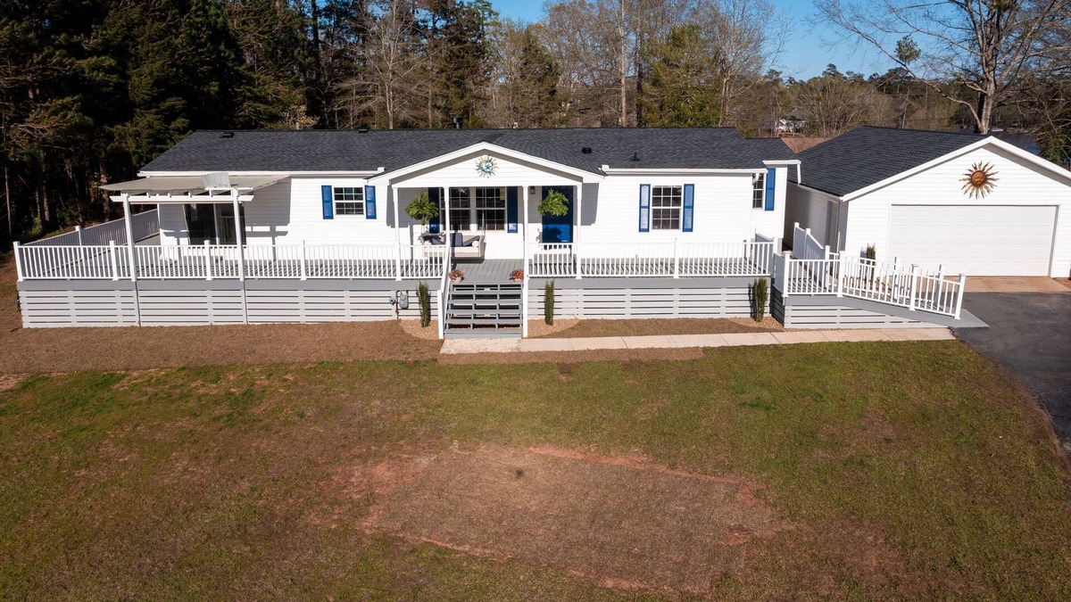 Prosperity House | Lake Murray Lake Views Galore