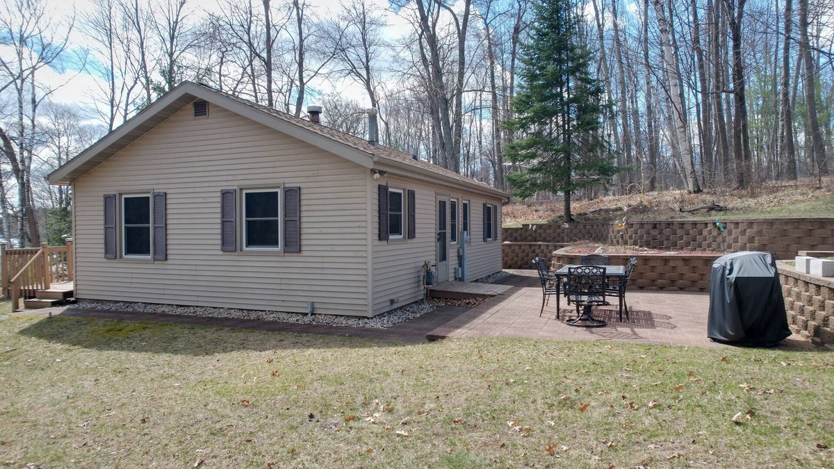Tomahawk House | Lake Nokomis Cozy 2-Bed Getaway for Couples, Families & Outdoor Enthusiasts