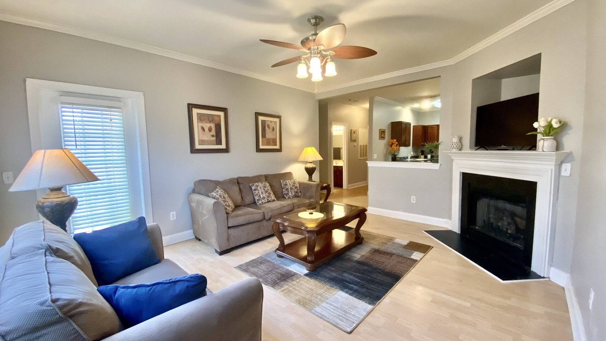 Cornelius Condo | Lake Norman Condo near Charlotte! Great Location steps from downtown Cornelius!