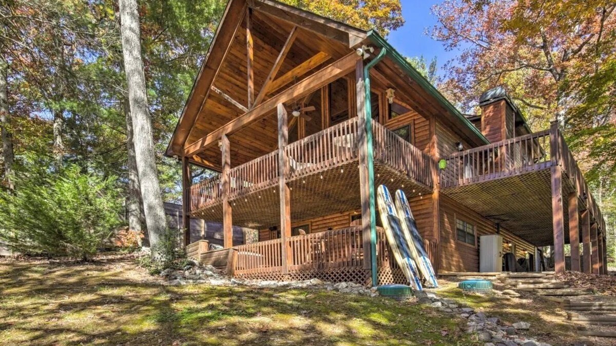 Blairsville Cabin | Lake Nottely Lakefront Log Cabin! *Hot Tub* Dock*Fire Pit*