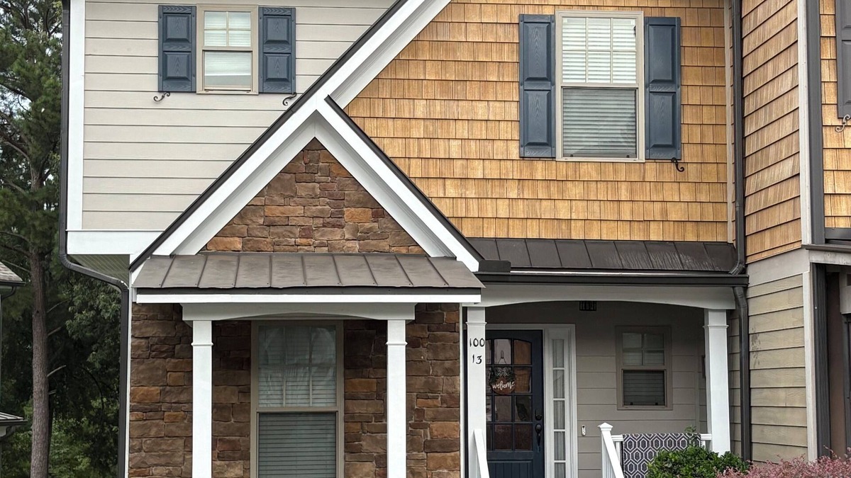 Lake Oconee House | Lake Oconee waterfront Townhome in great location! Perfect for large families.