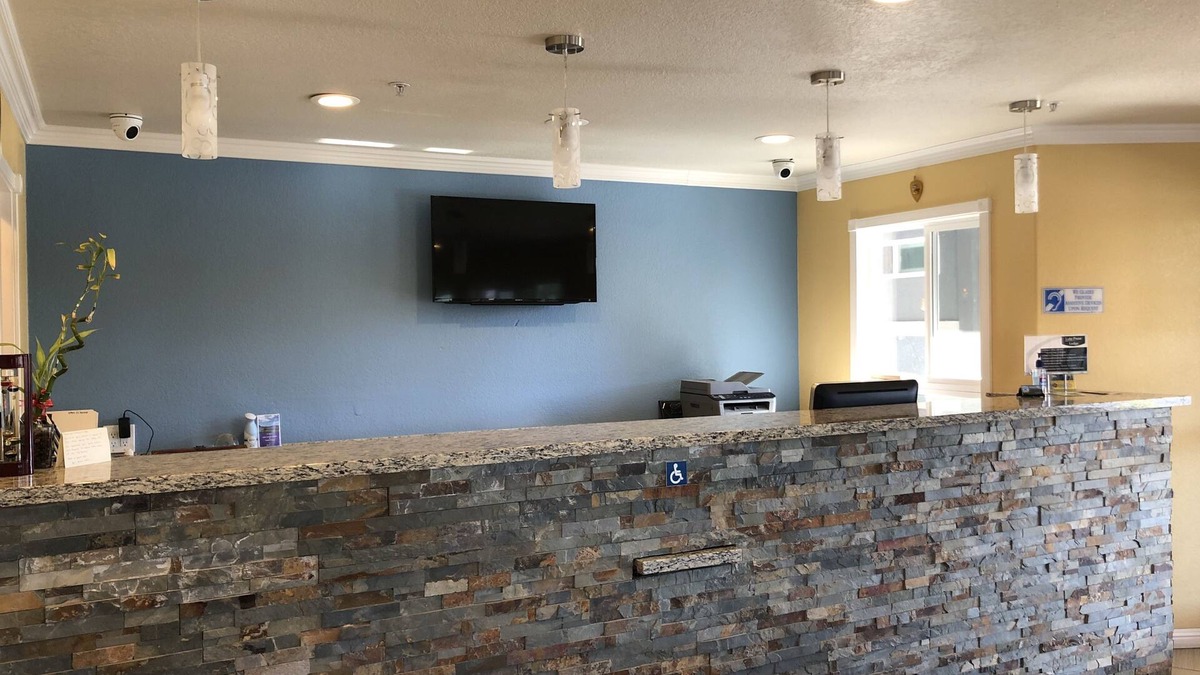 Clear Lake Hotel | Lake Point Lodge