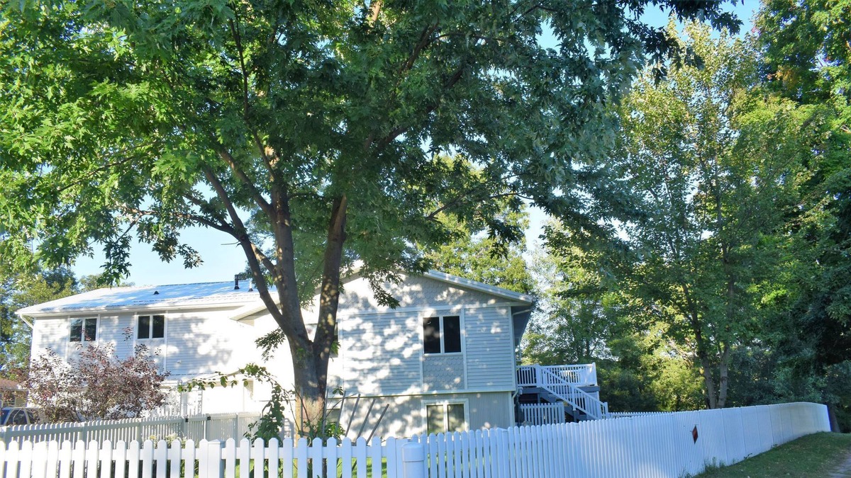 Wolf Lake Apartment | Lake Rental in quiet residential area only minutes away from Muskegon/Lake MI
