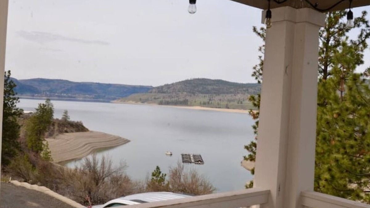 Davenport House | Lake Roosevelt Home w/Beach Access
