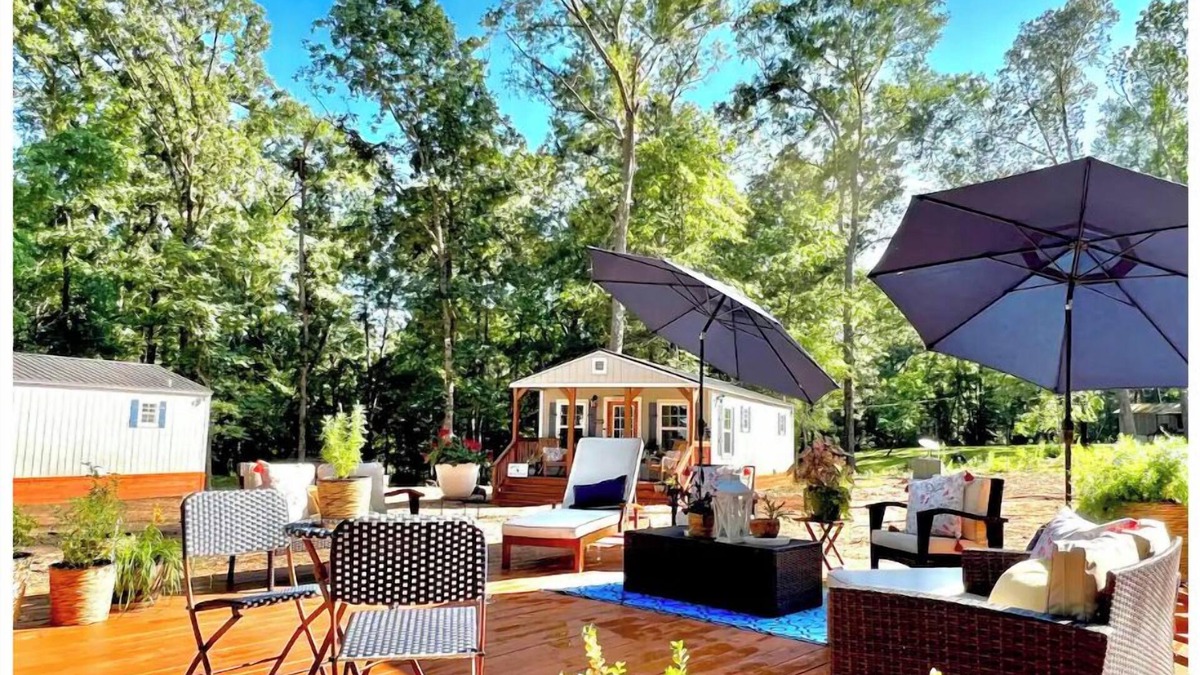 Etoile Cabin | Lake Sam Rayburn Cabin! DIRECT WATERFRONT! Bring Jet Skies, Boat, Fishing Gear!