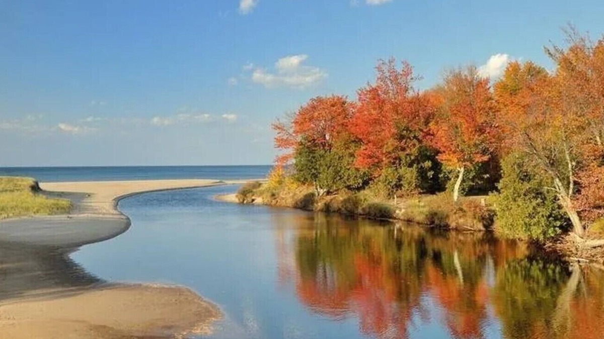Rumely House | Lake Superior & River Luxury Home-1,000 ft of Beachfront