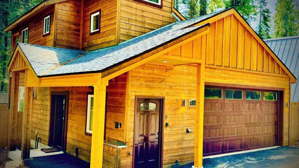 Tahoe Pines Cabin | Lake Tahoe W. Shore Cabin, Tahoe Pines/Homewood, Sleeps 8-10, Hottub, Wifi, Cabl