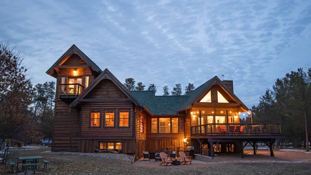 Nekoosa House | Lake Tower Lodge 6 Bed 4Bh Theater Game Bar Resort Amenities <3M to Premier Golf