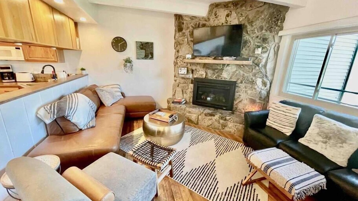 Dillon Apartment | Lake View | 3 Bedroom Condo